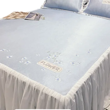 Летний коврик из ледяного шелка с постельной юбкой, комплект из трех предметов, стирающийся в стиле принцессы, новинка 2023 года