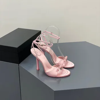 Новые однотонные металлические атласные женские туфли на высоком каблуке с бантом и ремешком на щиколотке, украшенные стразами, босоножки на тонком каблуке с открытым носком, тапочки розового цвета
